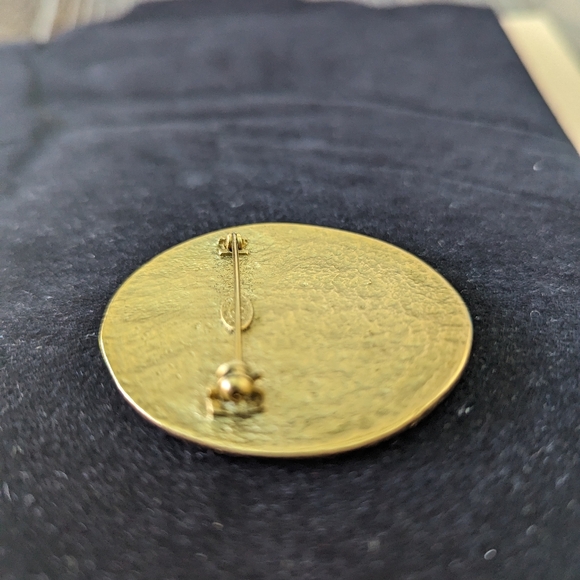 Vintage Chanel CC Medallion 94P brooch - Picture 8 of 10